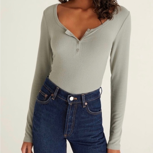 NWT Z SUPPLY Cait Rib Henley Top Pale Jade - Picture 2 of 10
